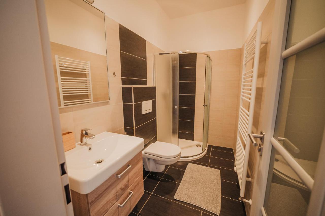Citybeat Apartments, 400M From The Square Plzeň Exterior foto